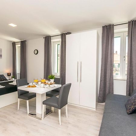 Apartments And Rooms Adriatic Suites Šibenik Eksteriør billede