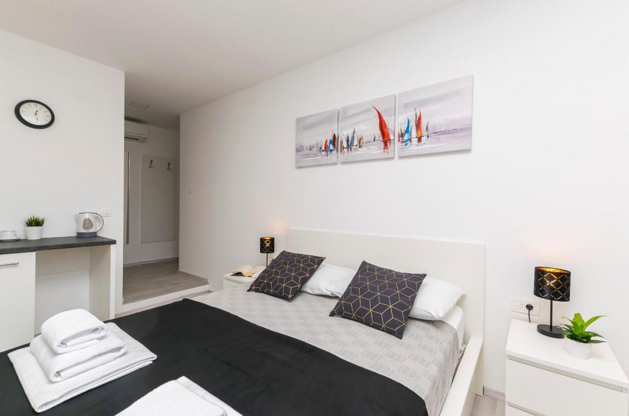 Apartments And Rooms Adriatic Suites Šibenik Eksteriør billede