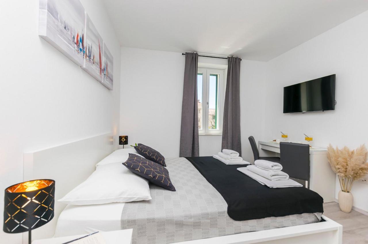 Apartments And Rooms Adriatic Suites Šibenik Eksteriør billede