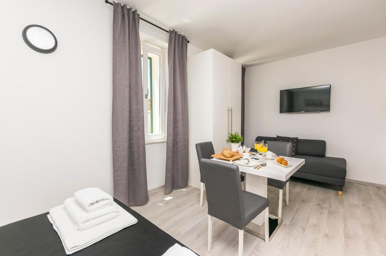 Apartments And Rooms Adriatic Suites Šibenik Eksteriør billede