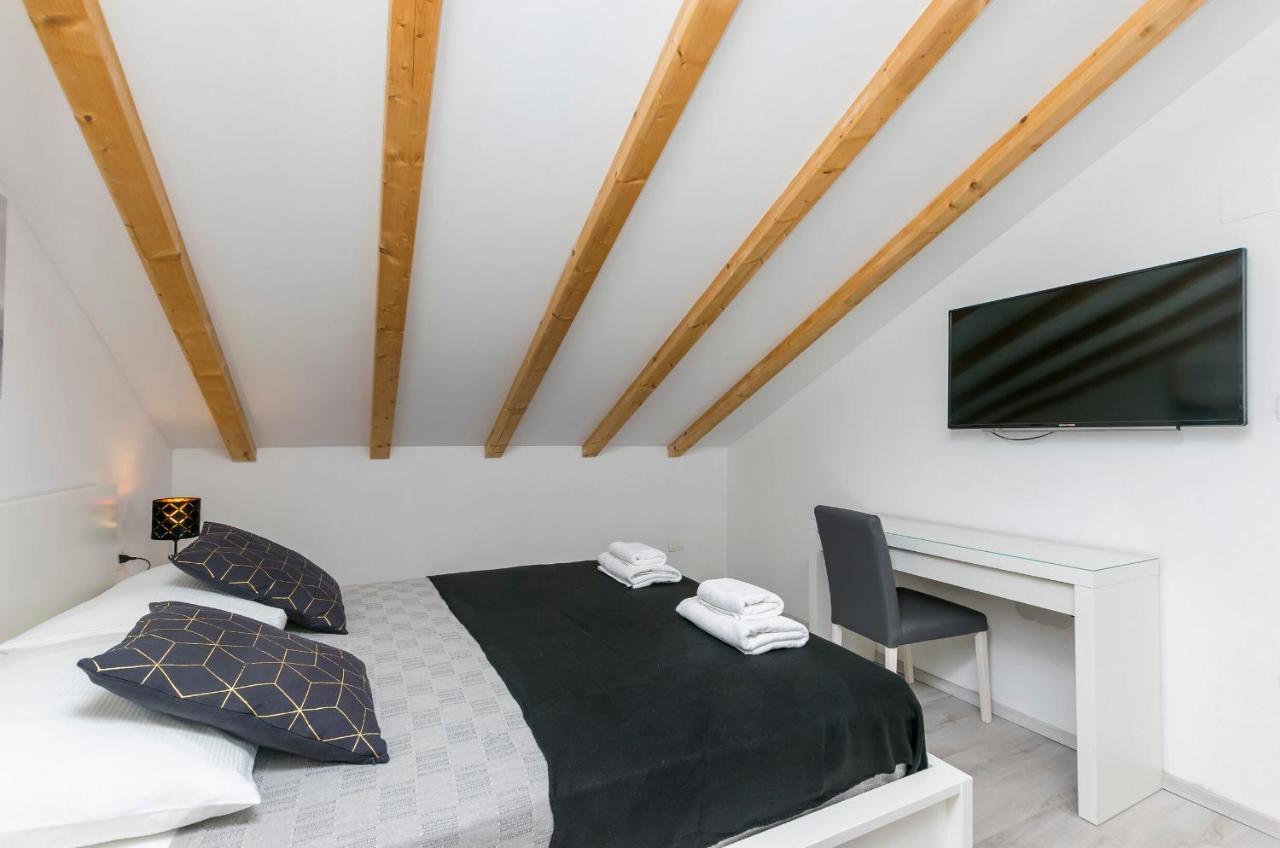Apartments And Rooms Adriatic Suites Šibenik Eksteriør billede