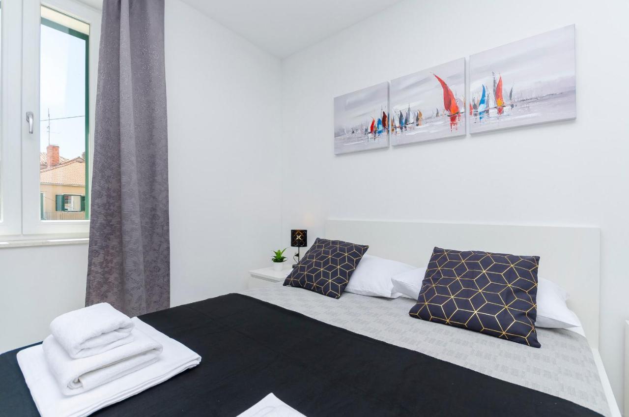 Apartments And Rooms Adriatic Suites Šibenik Eksteriør billede