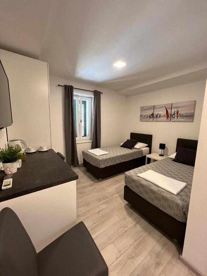 Apartments And Rooms Adriatic Suites Šibenik Eksteriør billede