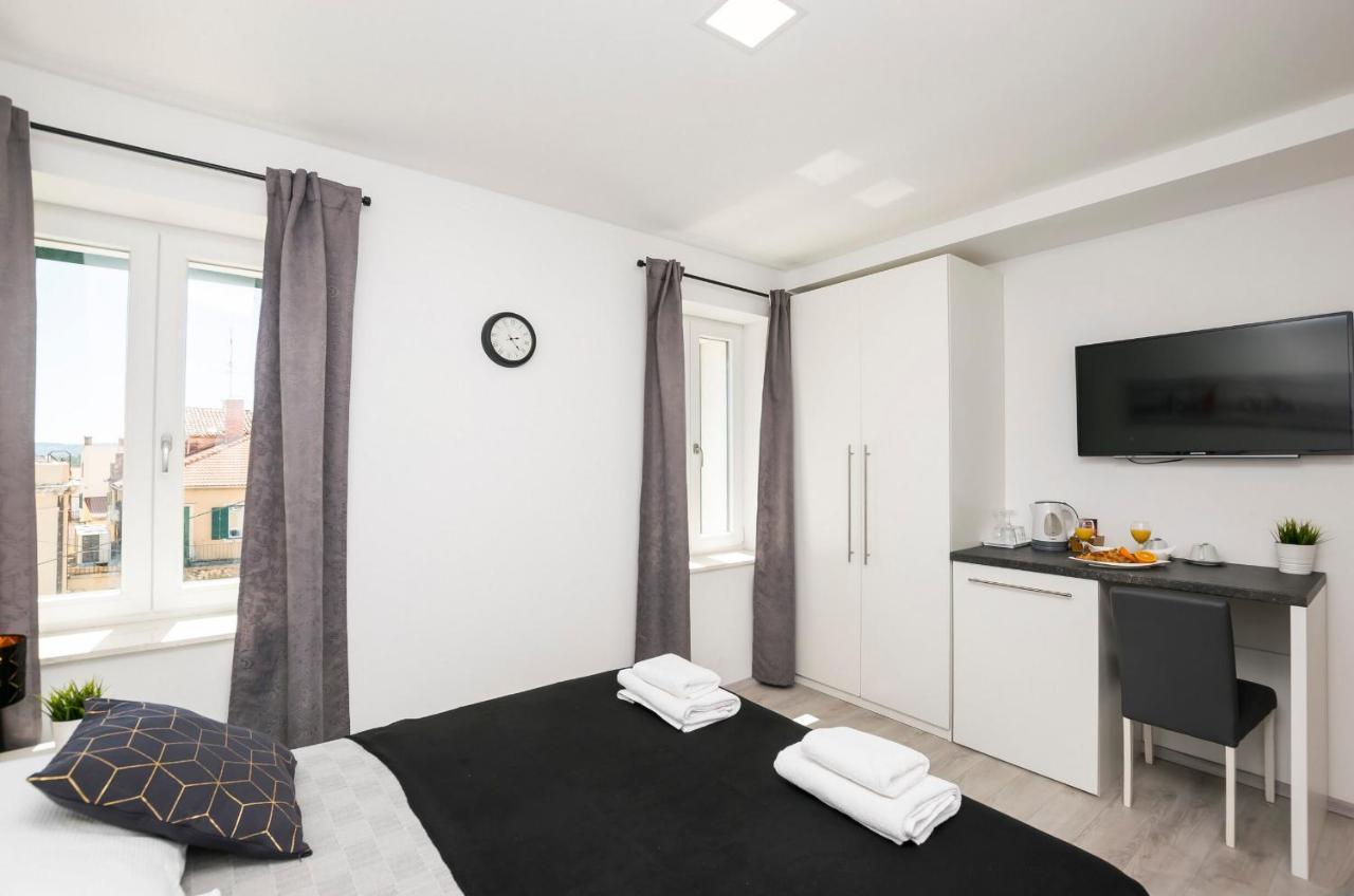 Apartments And Rooms Adriatic Suites Šibenik Eksteriør billede