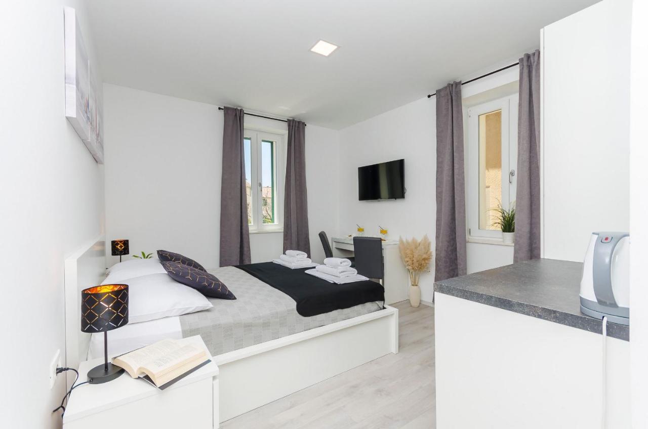 Apartments And Rooms Adriatic Suites Šibenik Eksteriør billede